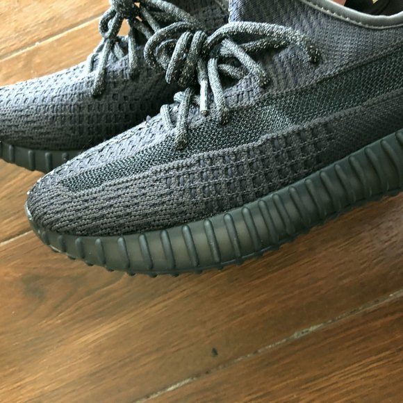 Yeezy 350 V2 Black main image 7